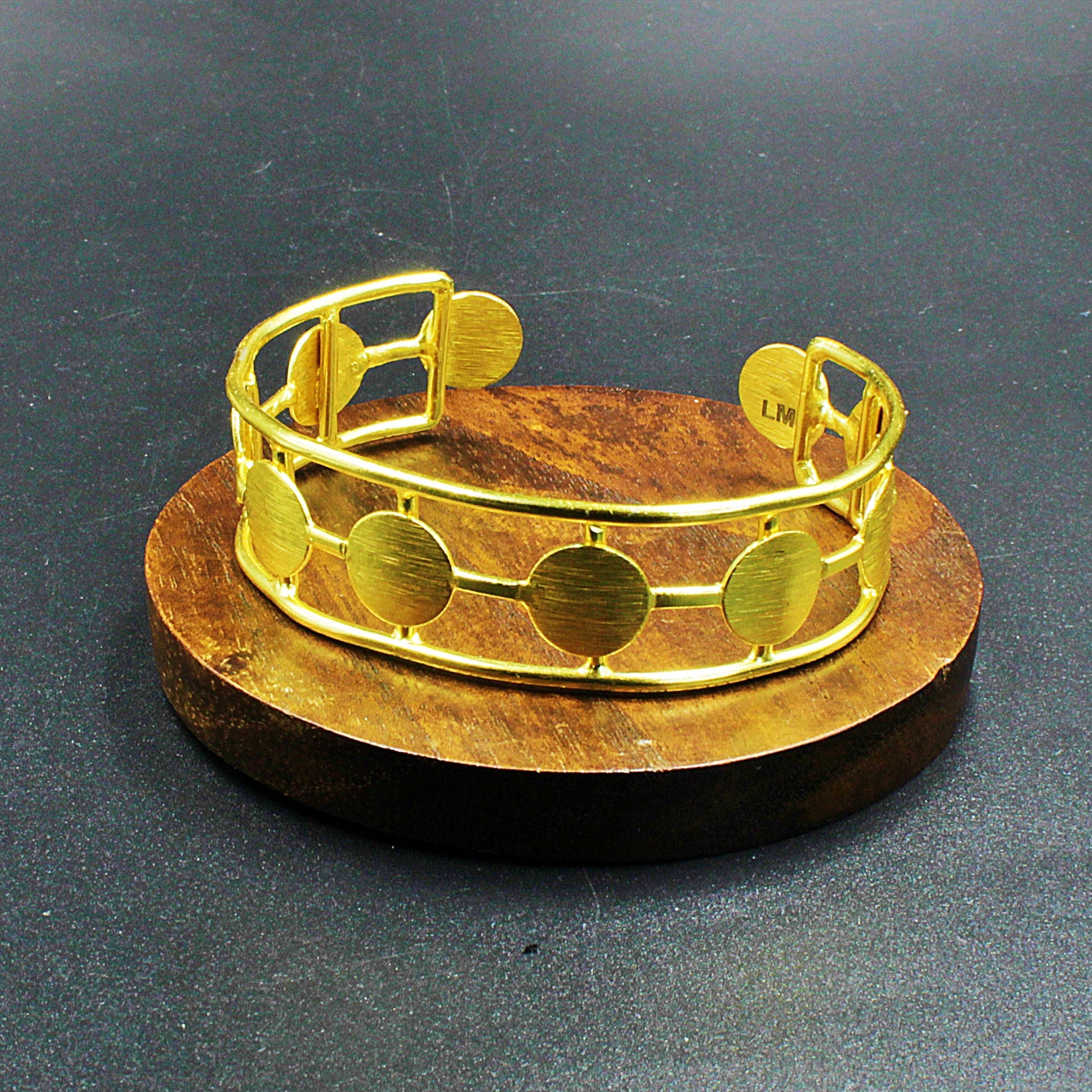 Brazalete GANTE bañado en oro - Diseño con carácter