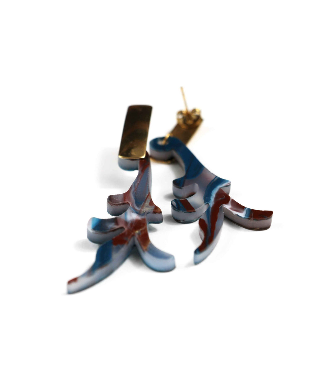 Pendientes mármol marrón, azul y blanco: Captura la Esencia de la Aurora Boreal con Estos Deslumbrantes Accesorios